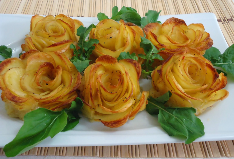 Розы из картофеля